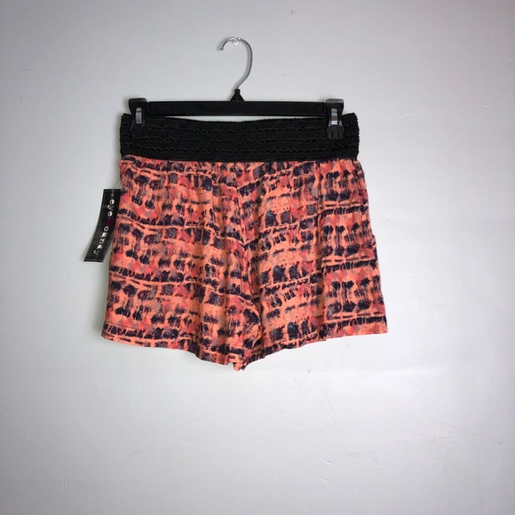 Eye Candy Shorts - Picture 2 of 4